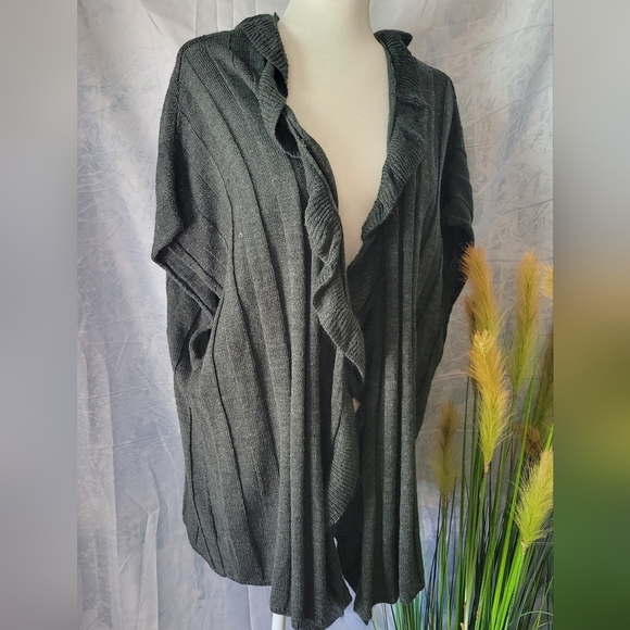 Lady's cover - Picture 1 of 5